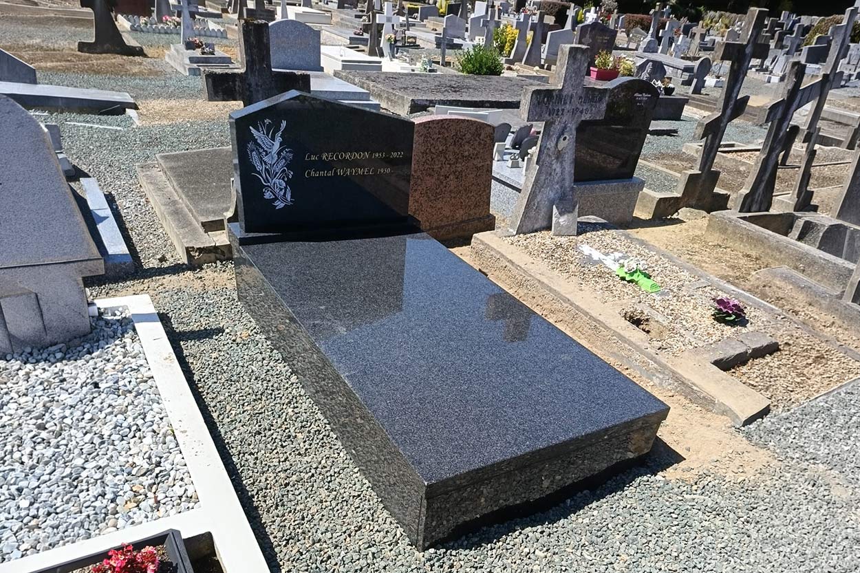 Configurateur monument 40, Configurateur monument 64, Configurateur monument Cambo les Bains, Création de monuments 40, Création de monuments 64, Création de monuments Cambo les Bains, Entretien rénovation monuments 40, Entretien rénovation monuments 64, Entretien rénovation monuments Cambo les Bains, Fleurs funéraire 40, Fleurs funéraire 64, Fleurs funéraire Cambo les Bains, Marbrerie 40, Marbrerie 64, Marbrerie Cambo les Bains, Plaques funéraire 40, Plaques funéraire 64, Plaques funéraire Cambo les Bains