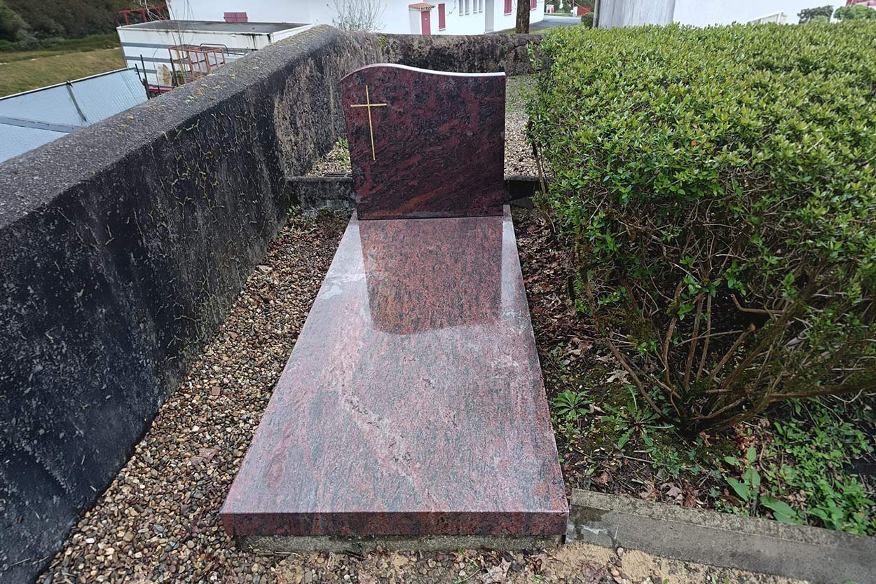 Configurateur monument 40, Configurateur monument 64, Configurateur monument Cambo les Bains, Création de monuments 40, Création de monuments 64, Création de monuments Cambo les Bains, Entretien rénovation monuments 40, Entretien rénovation monuments 64, Entretien rénovation monuments Cambo les Bains, Fleurs funéraire 40, Fleurs funéraire 64, Fleurs funéraire Cambo les Bains, Marbrerie 40, Marbrerie 64, Marbrerie Cambo les Bains, Plaques funéraire 40, Plaques funéraire 64, Plaques funéraire Cambo les Bains