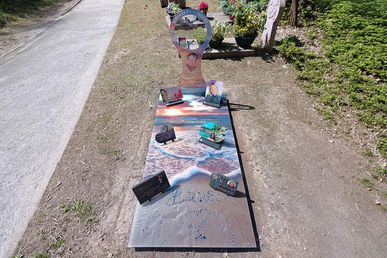 Configurateur monument 40, Configurateur monument 64, Configurateur monument Cambo les Bains, Création de monuments 40, Création de monuments 64, Création de monuments Cambo les Bains, Entretien rénovation monuments 40, Entretien rénovation monuments 64, Entretien rénovation monuments Cambo les Bains, Fleurs funéraire 40, Fleurs funéraire 64, Fleurs funéraire Cambo les Bains, Marbrerie 40, Marbrerie 64, Marbrerie Cambo les Bains, Plaques funéraire 40, Plaques funéraire 64, Plaques funéraire Cambo les Bains