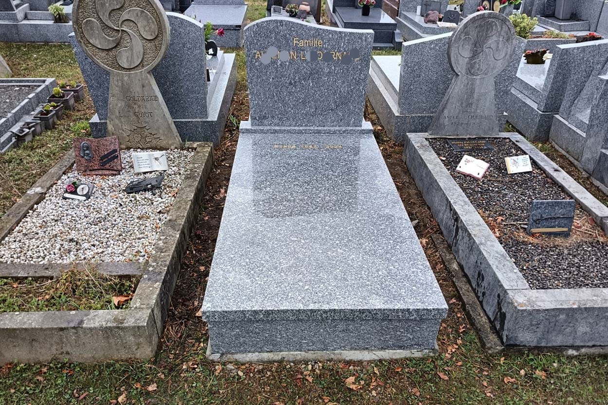 Configurateur monument 40, Configurateur monument 64, Configurateur monument Cambo les Bains, Création de monuments 40, Création de monuments 64, Création de monuments Cambo les Bains, Entretien rénovation monuments 40, Entretien rénovation monuments 64, Entretien rénovation monuments Cambo les Bains, Fleurs funéraire 40, Fleurs funéraire 64, Fleurs funéraire Cambo les Bains, Marbrerie 40, Marbrerie 64, Marbrerie Cambo les Bains, Plaques funéraire 40, Plaques funéraire 64, Plaques funéraire Cambo les Bains