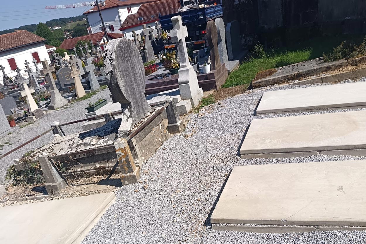 Configurateur monument 40, Configurateur monument 64, Configurateur monument Cambo les Bains, Création de monuments 40, Création de monuments 64, Création de monuments Cambo les Bains, Entretien rénovation monuments 40, Entretien rénovation monuments 64, Entretien rénovation monuments Cambo les Bains, Fleurs funéraire 40, Fleurs funéraire 64, Fleurs funéraire Cambo les Bains, Marbrerie 40, Marbrerie 64, Marbrerie Cambo les Bains, Plaques funéraire 40, Plaques funéraire 64, Plaques funéraire Cambo les Bains