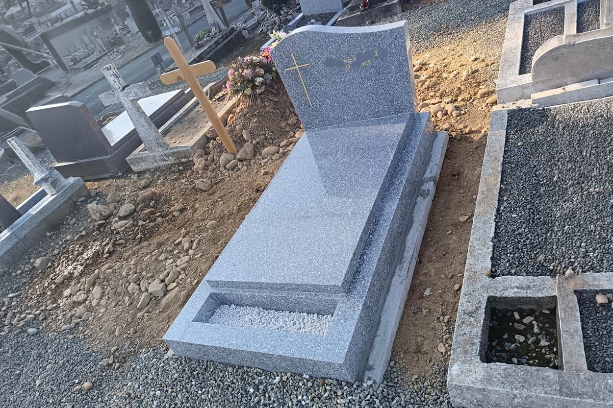 Configurateur monument 40, Configurateur monument 64, Configurateur monument Cambo les Bains, Création de monuments 40, Création de monuments 64, Création de monuments Cambo les Bains, Entretien rénovation monuments 40, Entretien rénovation monuments 64, Entretien rénovation monuments Cambo les Bains, Fleurs funéraire 40, Fleurs funéraire 64, Fleurs funéraire Cambo les Bains, Marbrerie 40, Marbrerie 64, Marbrerie Cambo les Bains, Plaques funéraire 40, Plaques funéraire 64, Plaques funéraire Cambo les Bains